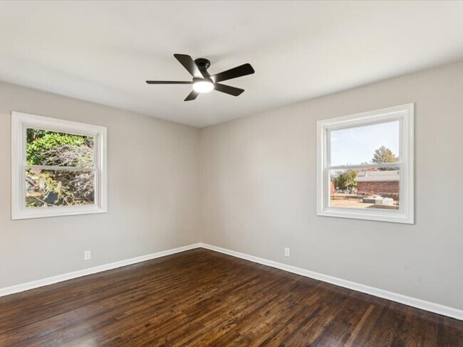 Building Photo - 411 W 46th St