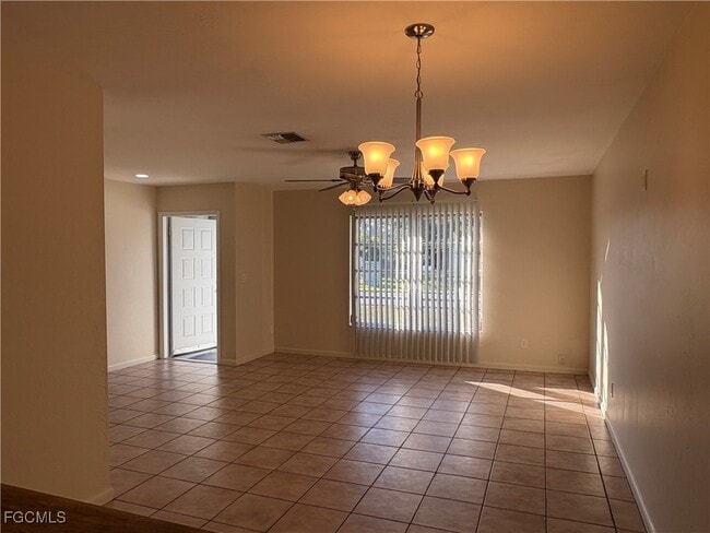 Building Photo - 727 SW 39th St