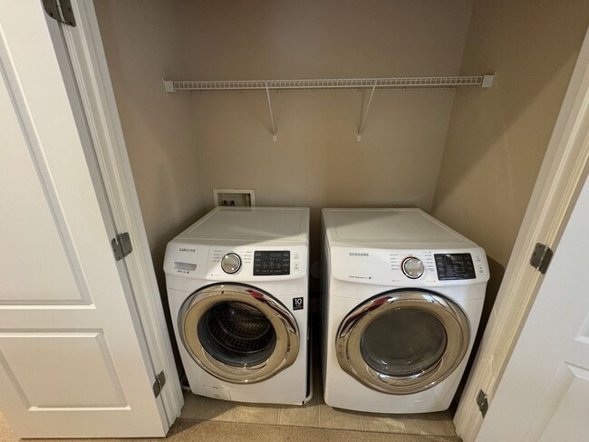 Building Photo - Beautiful 3BR/2.5BA Home in the Ballantyne Area; Great Schools!; Lawn Maintenance Covered