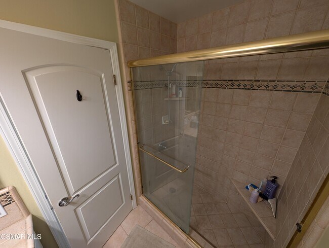 Building Photo - 2853 Instone Ct