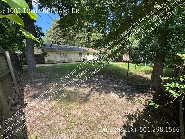 Building Photo - 1009 Towering Oaks Dr