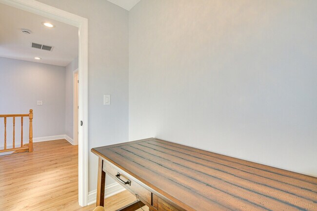 Building Photo - 1503 Fowler Ave