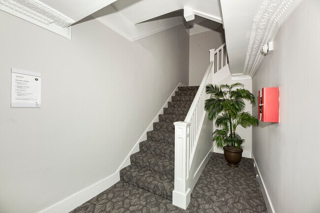 Building Photo - 1720 Leavenworth