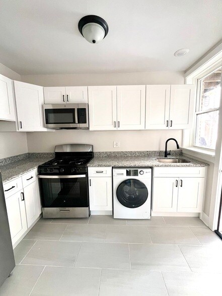 Building Photo - 1146 N Lawndale Ave