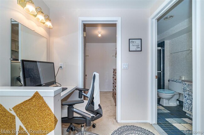 Building Photo - 862 Yorktown Ct