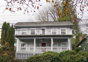 Building Photo - John's Landing 2nd Floor 1Bdr w/Hardwoods,...