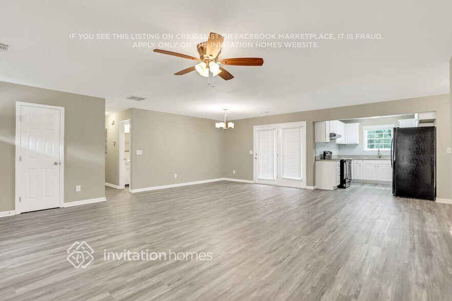 Building Photo - 6390 Ashdale Dr