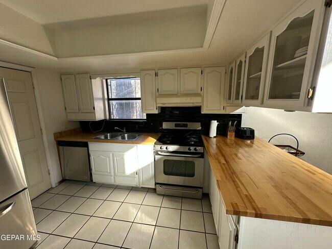 Building Photo - 1510 Hal Marcus Pl