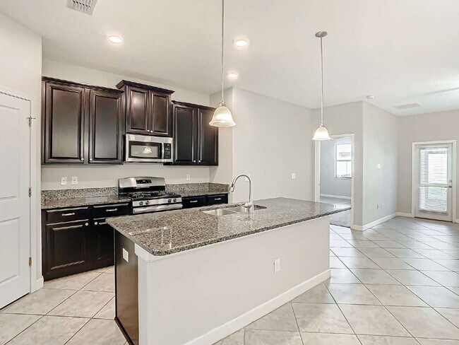 Building Photo - 925 Terra Vista St