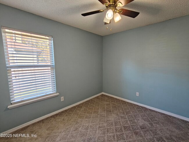 Building Photo - 8971 Rockpond Meadows Dr