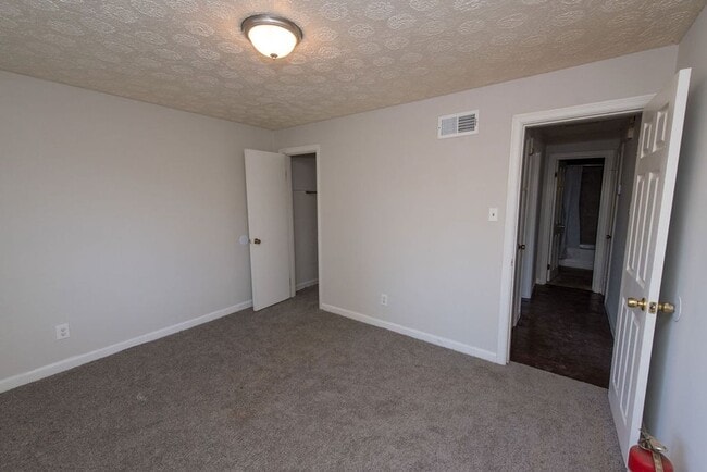 Building Photo - PRICE HILL-NICE 3 BEDROOM 1 BATH RANCH with