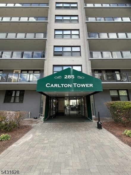 Building Photo - 285 Aycrigg Ave