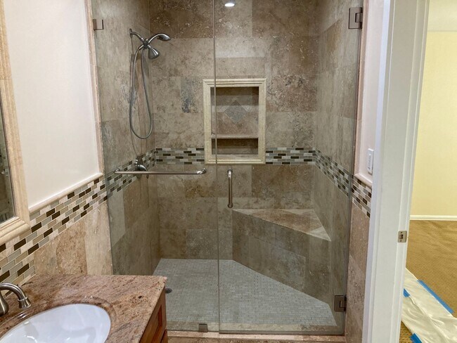 Building Photo - Santa Monica 3bd 2ba