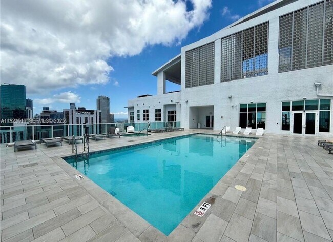 Building Photo - 133 NE 2nd Ave