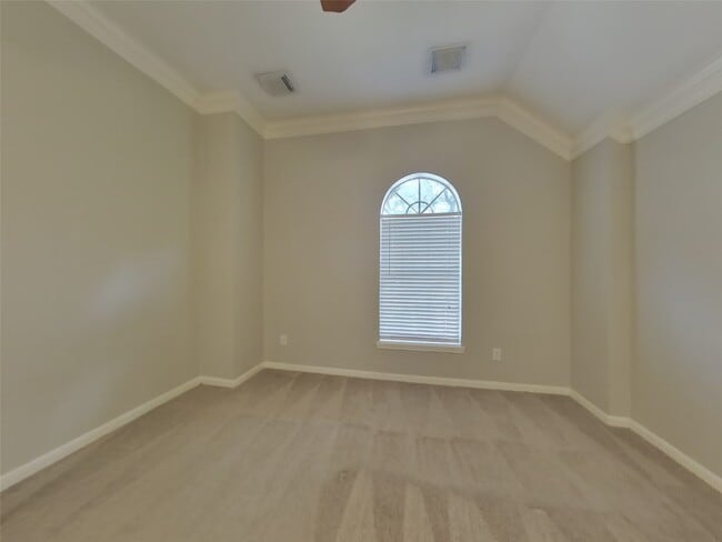 Building Photo - 9003 Cypress Square Dr
