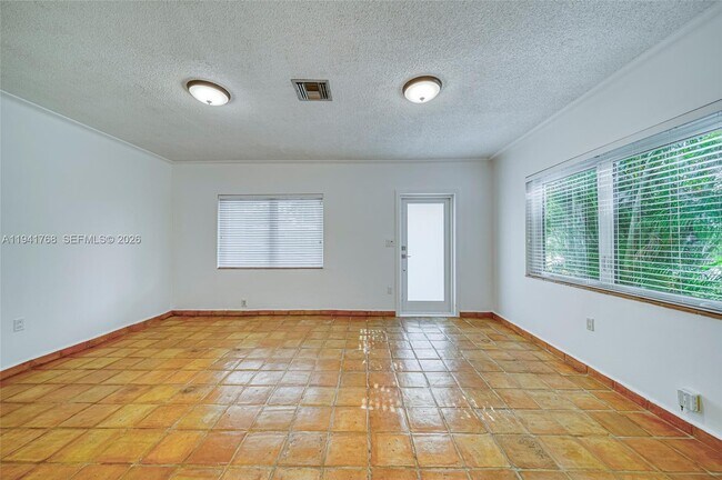 Building Photo - 104 Santander Ave