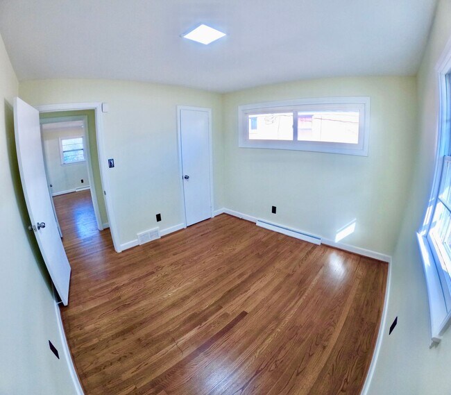 Building Photo - Beautiful 3 Bed 2 Bath Home Located In Greensboro