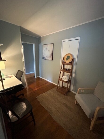 Building Photo - 1202 E Saint Andrews Rd