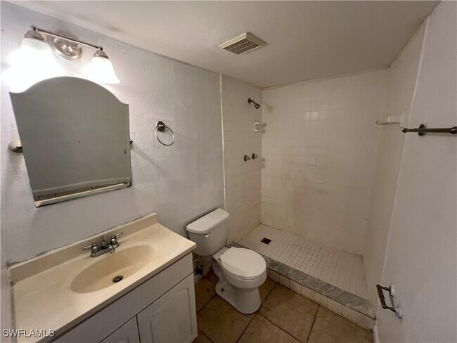Building Photo - 4290 Gulfstream Dr