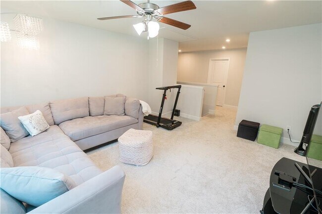 Building Photo - 1376 Maston Rd