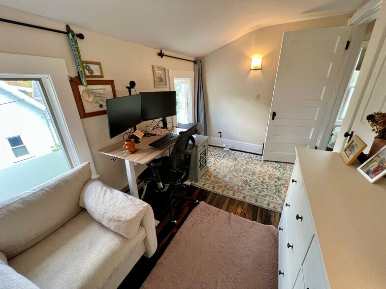 Building Photo - 210 Bucholz Ct