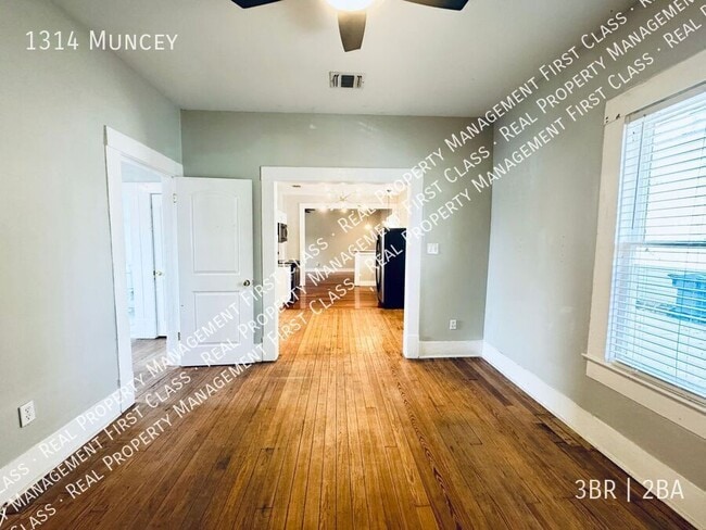 Building Photo - 1314 Muncey-