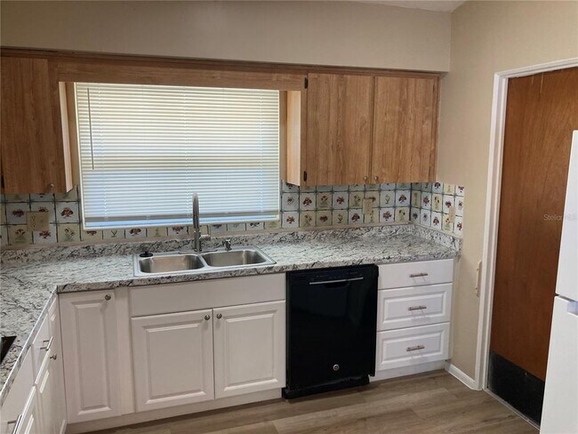 Building Photo - 1194 Porter Dr