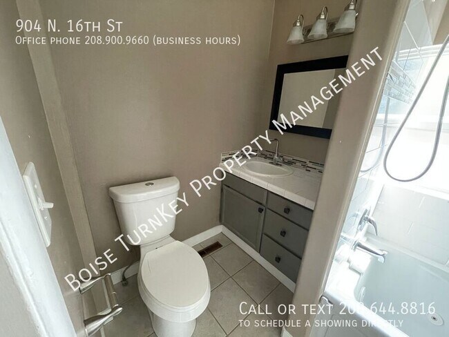 Building Photo - 904 N 16th St