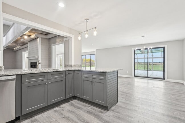Building Photo - 1406 Busse Rd