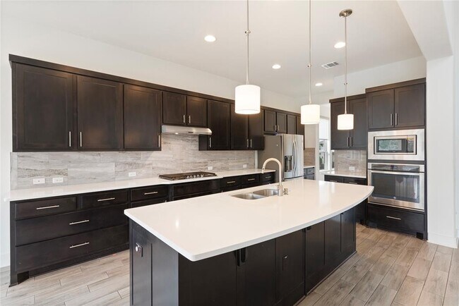 Building Photo - 12905 Padua Dr
