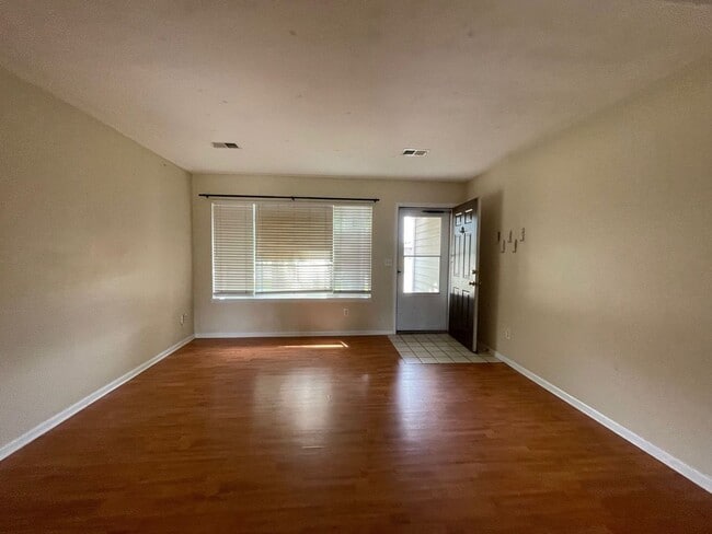 Building Photo - Great Townhome in West Fort Collins