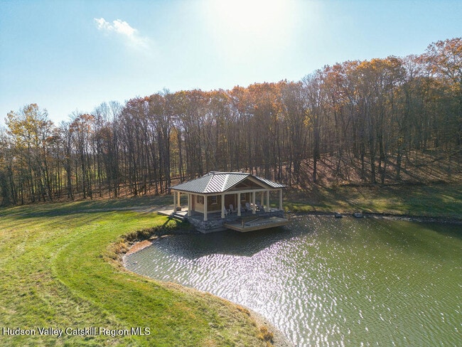 Building Photo - 136 Tory Hill Farm Rd