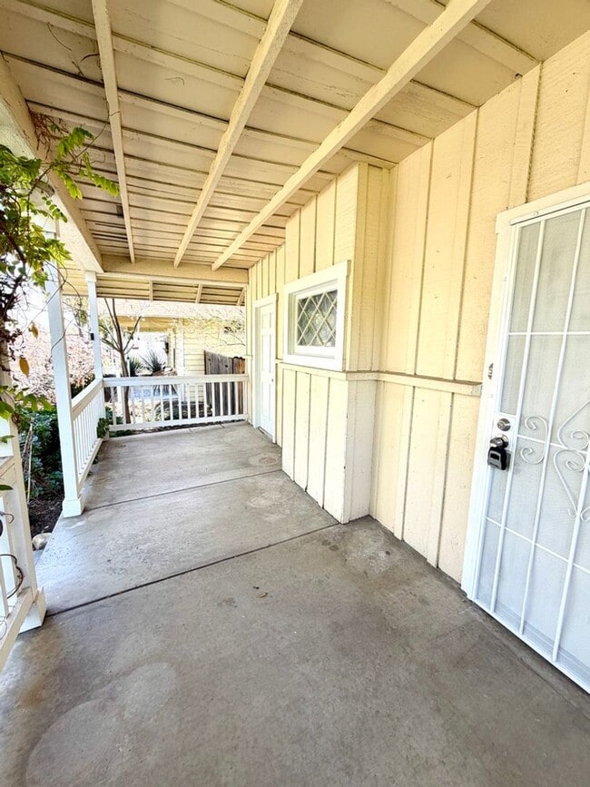 Building Photo - Adorable Downtown Upland Bungalow