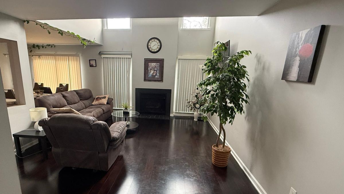 Building Photo - 735 Hamilton Ct