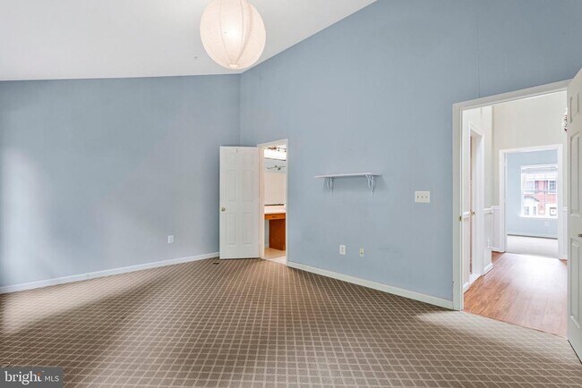 Building Photo - 616 Bellerive Ct