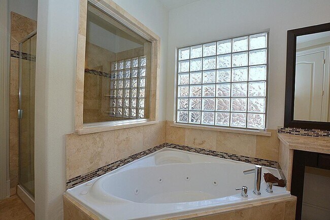 Building Photo - 26910 Boulder Hill Ct