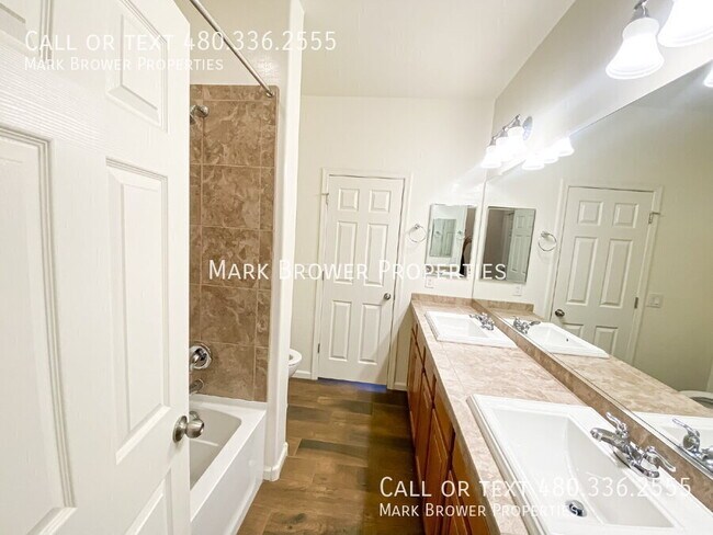 Building Photo - 115 S Bermuda Cir