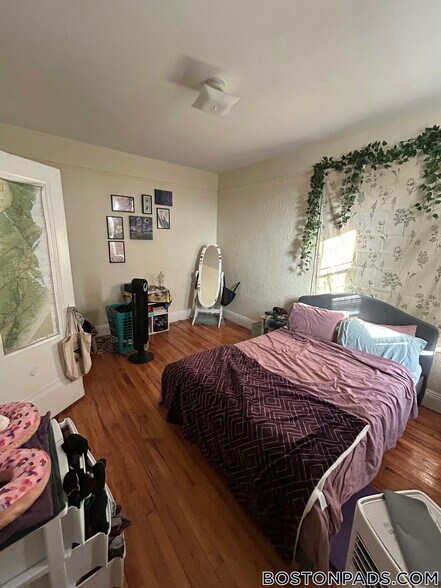 Building Photo - 1691 Commonwealth Ave