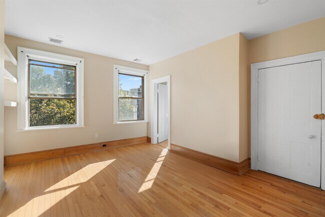 Building Photo - 276 4th St