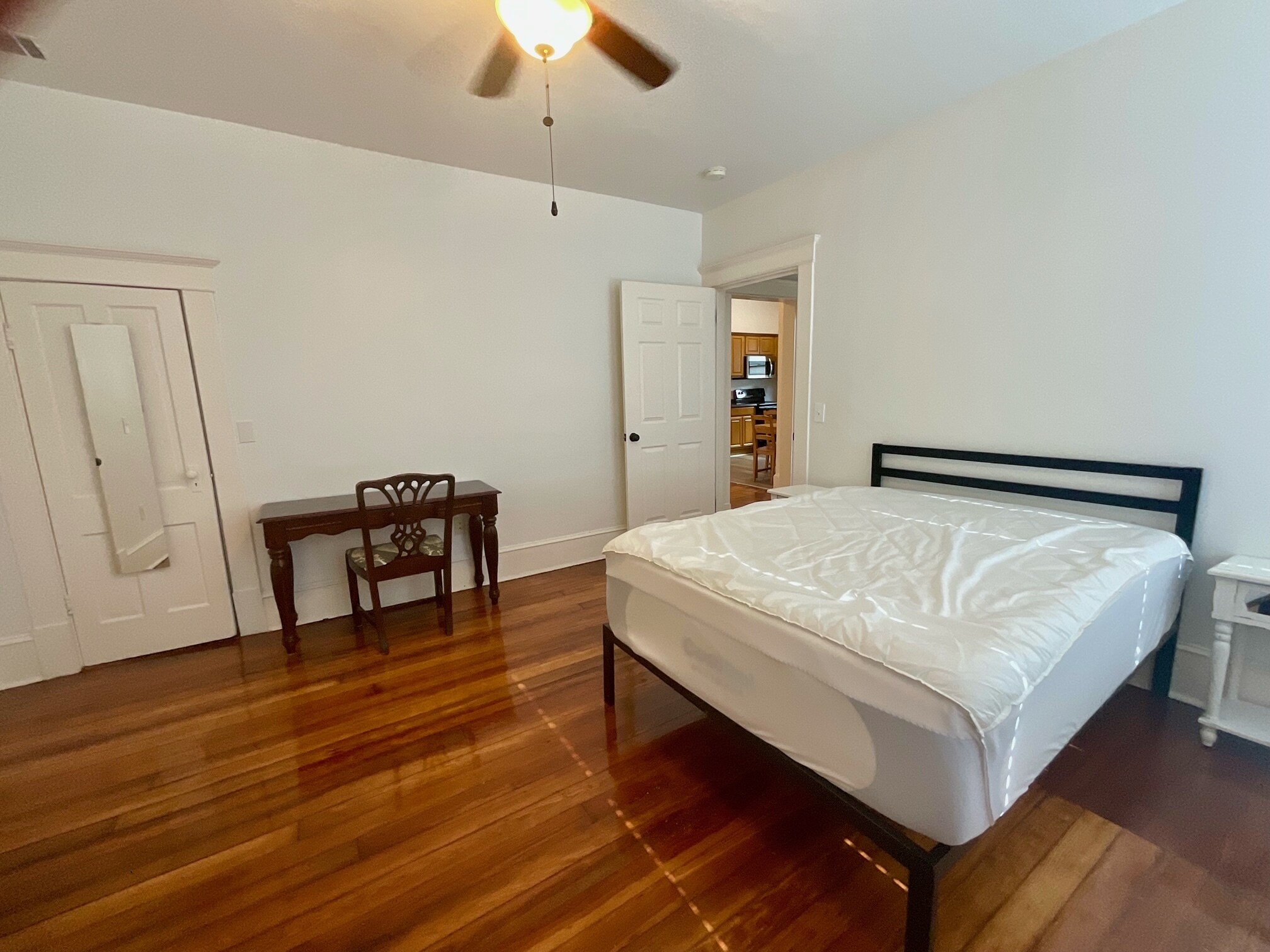 Building Photo - 128 E Waldburg St
