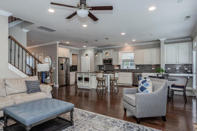 Building Photo - 10524 Royal Winchester Dr