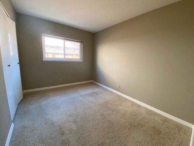 Building Photo - Spacious South Bay Home in Charming Neighb...