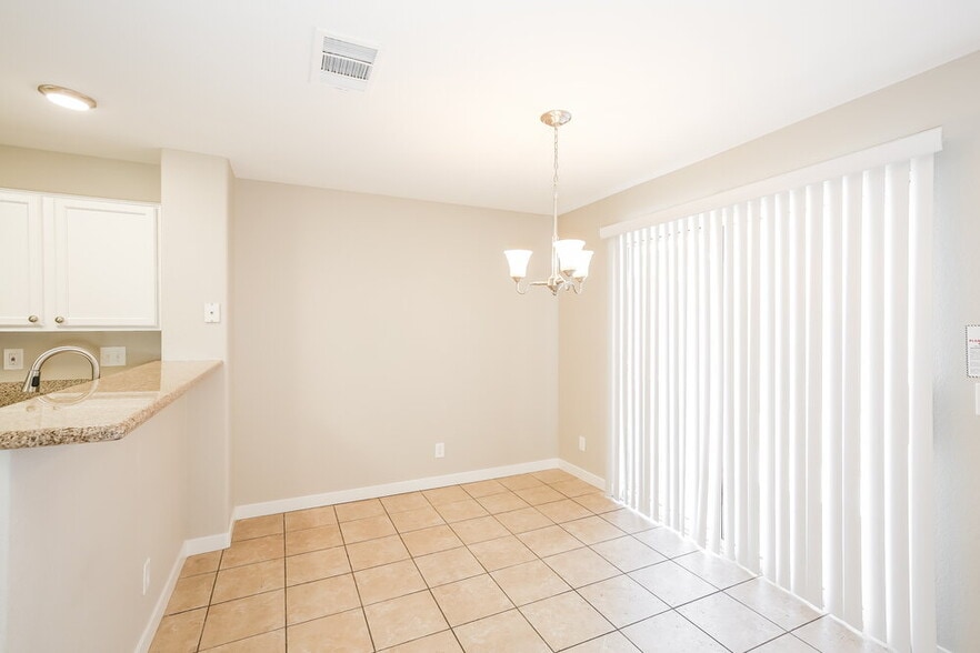 Building Photo - 2724 Advancement Ave