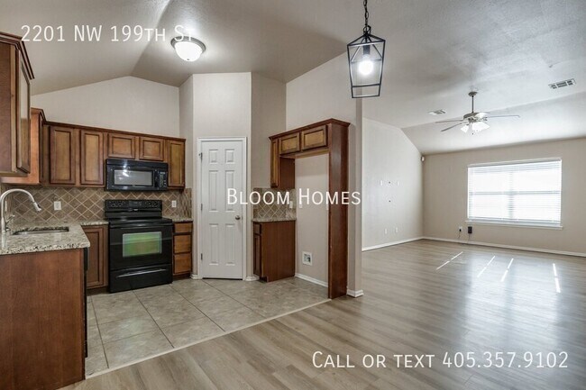 Building Photo - 2201 NW 199th St