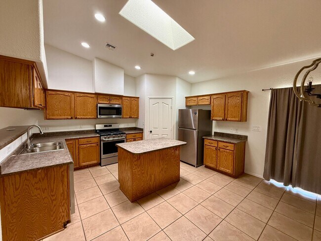 Building Photo - 3108 S Ragen Dr