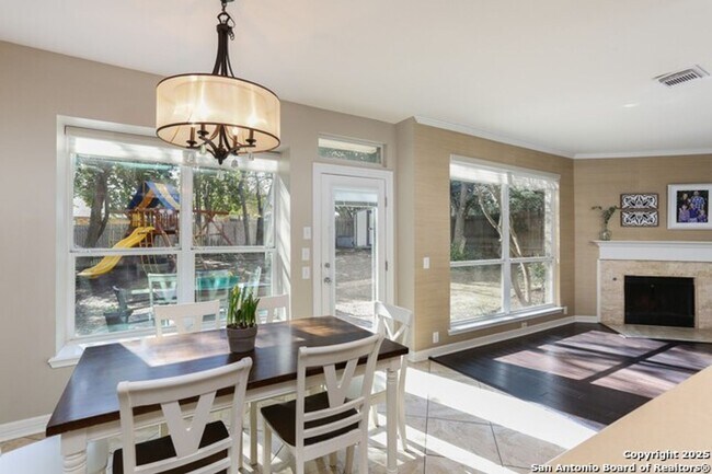 Building Photo - Charming 5-Bedroom Home for Rent in Gated ...
