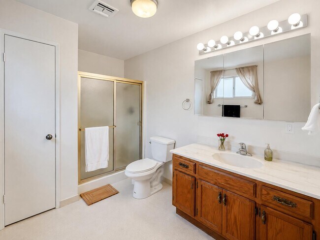 Building Photo - 11393 Artesia Way