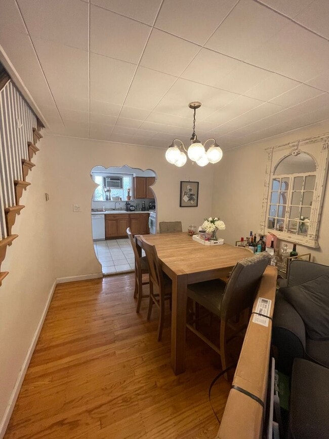 Building Photo - Modern 3 Bedroom, 1 Bath Passyunk Sq. Home...