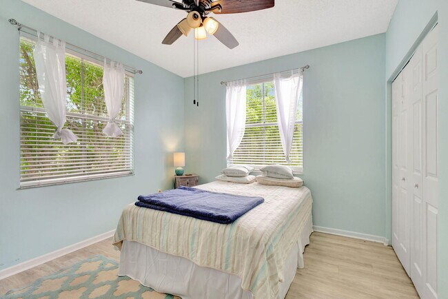 Building Photo - 2060 Greenview Shores Blvd