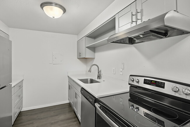 Building Photo - Pacific Terrace